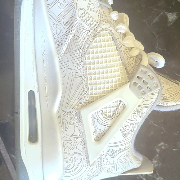 Laser 4s Jordan's Men Size 11 Authentic